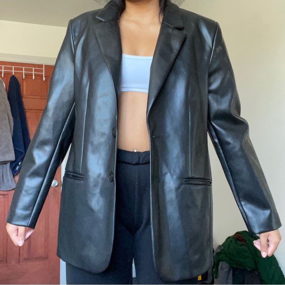black oversized blazer